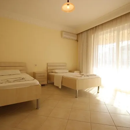 Royal Residences Aparthotel