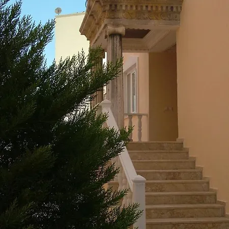 Royal Residences Apartmanhotel