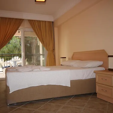 Royal Residences 酒店 *