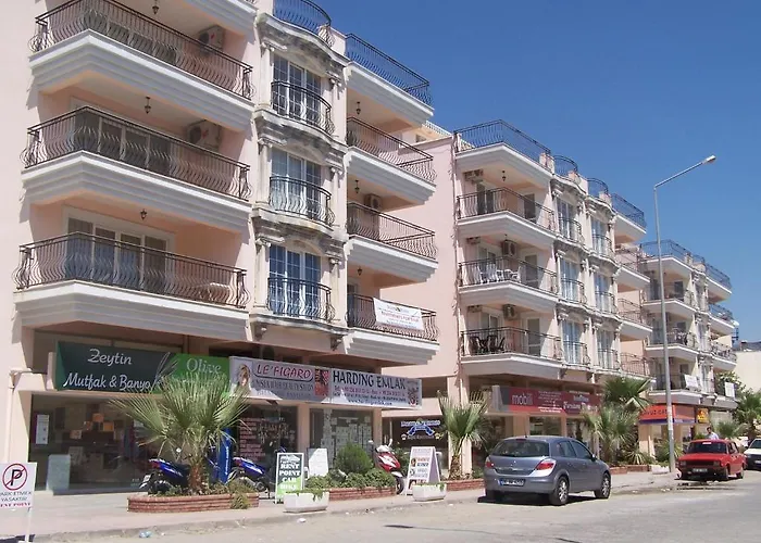 Royal Residences מלון *